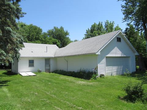 410 S Walnut St, Buda, IL 61314 photo 3