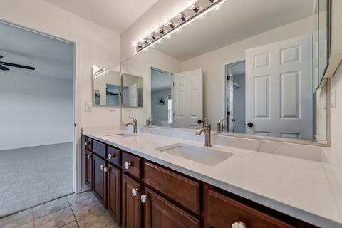 692 Norfolk Ave, Bartlett, IL 60103 photo 17