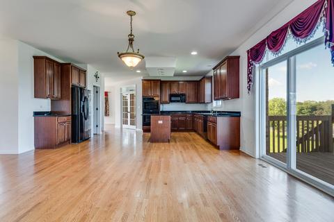 692 Norfolk Ave, Bartlett, IL 60103 photo 7