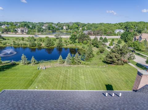 692 Norfolk Ave, Bartlett, IL 60103 photo 4