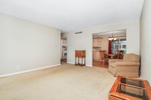 4 Donna Dr, Normal, IL 61761 photo 4