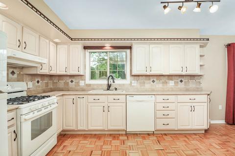 4 Donna Dr, Normal, IL 61761 photo 5