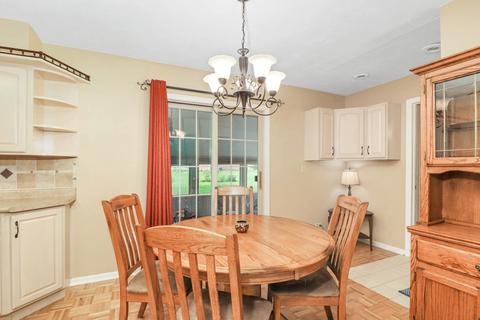 4 Donna Dr, Normal, IL 61761 photo 8
