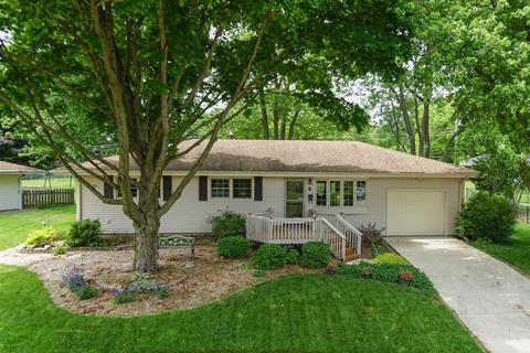 4 Donna Dr, Normal, IL 61761 photo 1