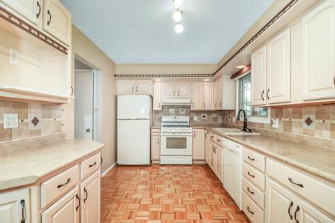 4 Donna Dr, Normal, IL 61761 photo 6