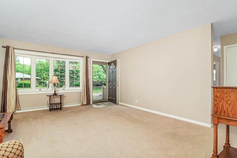 4 Donna Dr, Normal, IL 61761 photo 2