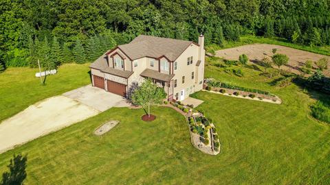 17535 Burr Oak Rd, Capron, IL 61012 photo 2