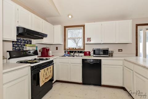312 Venice Rd, Lakemoor, IL 60051 photo 5