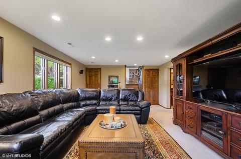 2251 Pine St, Des Plaines, IL 60018 photo 12