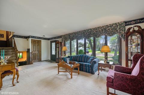 2251 Pine St, Des Plaines, IL 60018 photo 2