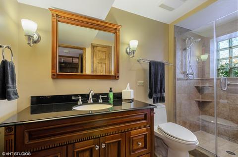 2251 Pine St, Des Plaines, IL 60018 photo 14