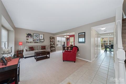 959 Longford Rd, Bartlett, IL 60103 photo 2