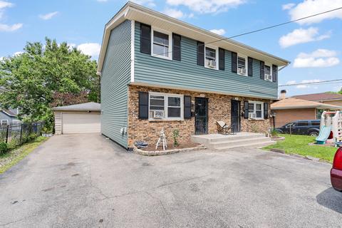 240 N Trask St, Aurora, IL 60505 photo 2