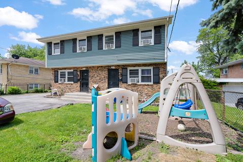 240 N Trask St, Aurora, IL 60505 photo 4