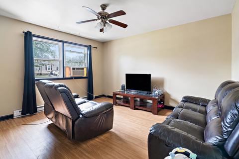240 N Trask St, Aurora, IL 60505 photo 6