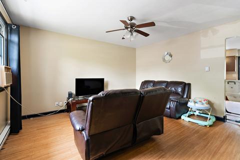 240 N Trask St, Aurora, IL 60505 photo 5