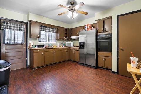 240 N Trask St, Aurora, IL 60505 photo 19