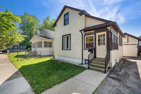 509 Bangs St, Aurora, IL 60505 photo 2