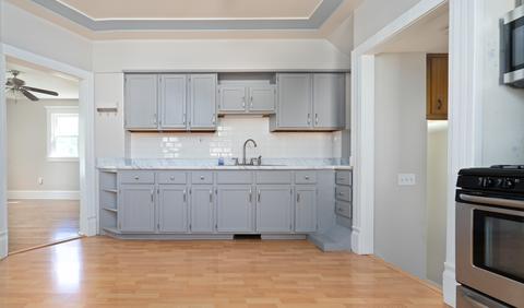 509 Bangs St, Aurora, IL 60505 photo 4