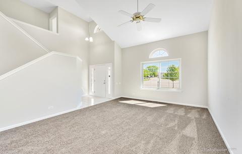 496 Knoll Crest Dr, Bartlett, IL 60103 photo 4