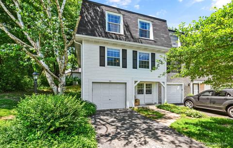 60 Hickory Ln, Cary, IL 60013 photo 1