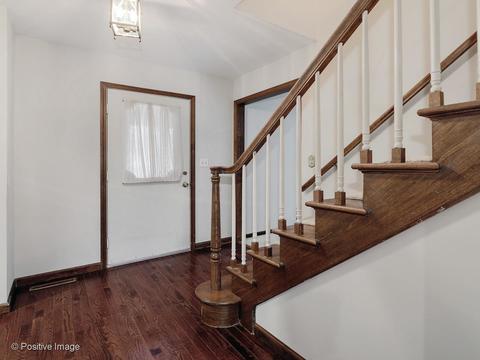 781 Polo Dr, Wheaton, IL 60187 photo 2