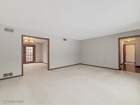 781 Polo Dr, Wheaton, IL 60187 photo 5