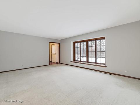 781 Polo Dr, Wheaton, IL 60187 photo 3