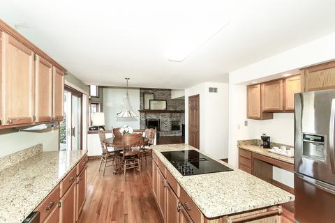978 La Costa Ave, Bartlett, IL 60103 photo 11