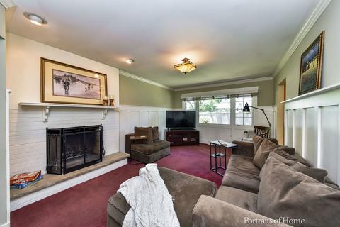 1569 Gamon Rd, Wheaton, IL 60189 photo 7