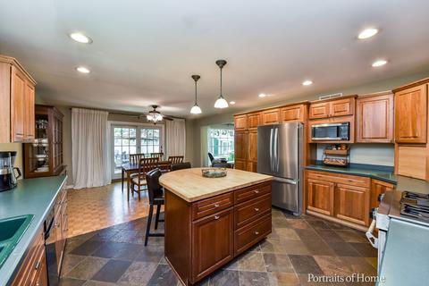1569 Gamon Rd, Wheaton, IL 60189 photo 6