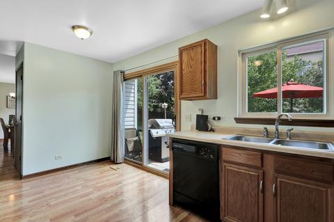 71 E Rustic Ln, Round Lake Beach, IL 60073 photo 13
