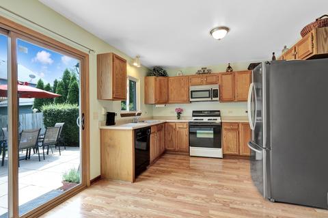 71 E Rustic Ln, Round Lake Beach, IL 60073 photo 11