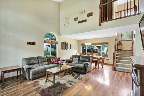 71 E Rustic Ln, Round Lake Beach, IL 60073 photo 4