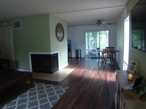 2303 Manor Ln, Mchenry, IL 60051 photo 3
