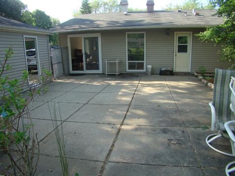 2303 Manor Ln, Mchenry, IL 60051 photo 9