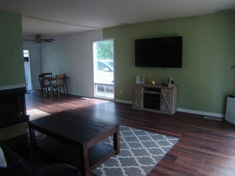 2303 Manor Ln, Mchenry, IL 60051 photo 2