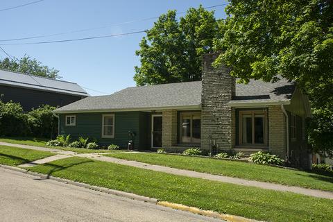 209 W North St, Morrison, IL 61270 photo 1