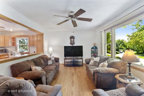 908 Hayden Dr, Mchenry, IL 60051 photo 3