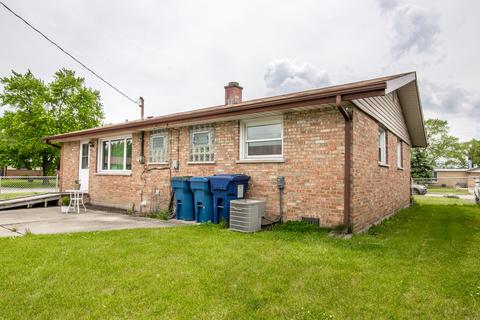 9237 Willow Ln, Bridgeview, IL 60455 photo 18