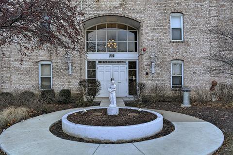 5001 Carriageway Dr #A207, Rolling Meadows, IL 60008 photo 2