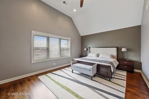 2953 N Gresham Ave, Chicago, IL 60618 photo 13
