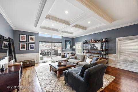 2953 N Gresham Ave, Chicago, IL 60618 photo 8