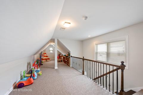 2953 N Gresham Ave, Chicago, IL 60618 photo 12