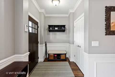 2953 N Gresham Ave, Chicago, IL 60618 photo 2