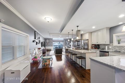 2953 N Gresham Ave, Chicago, IL 60618 photo 10