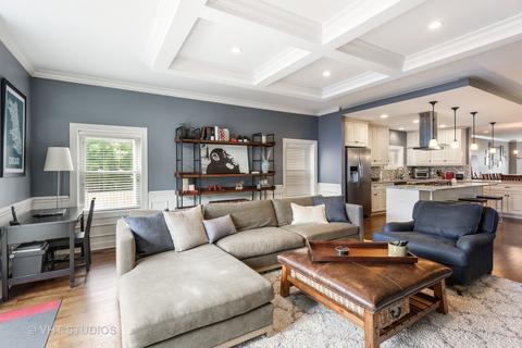 2953 N Gresham Ave, Chicago, IL 60618 photo 9