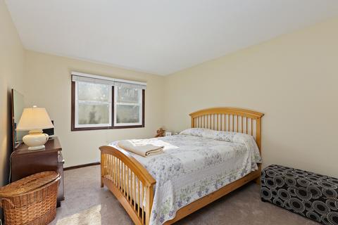 1071 Polly Ct, Elgin, IL 60120 photo 8