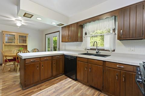 1071 Polly Ct, Elgin, IL 60120 photo 5