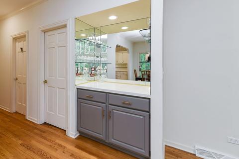 1344 Academy Ln, Wheaton, IL 60189 photo 12
